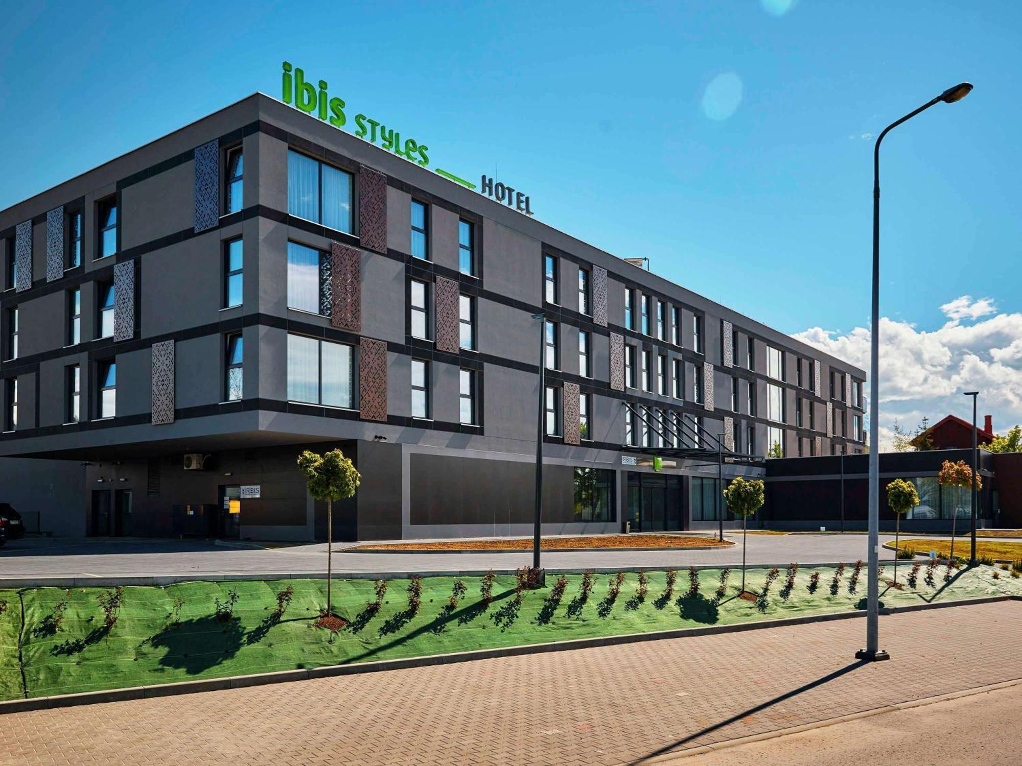 Hotel Ibis Styles Nowy Targ Exterior foto